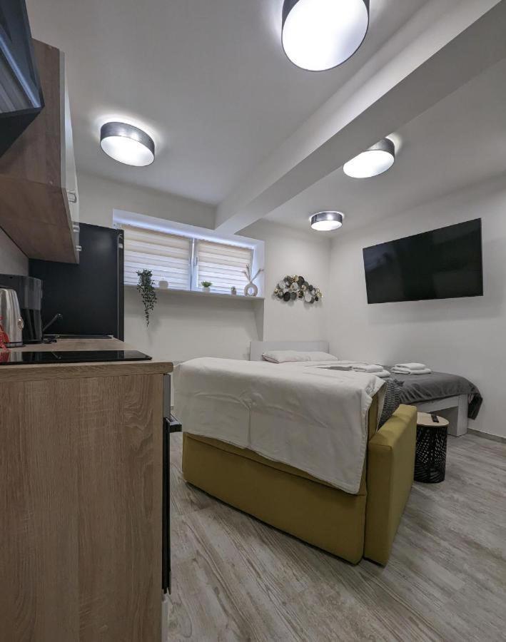 Eight Lamps 'n Floor Heating Apartment Zagreb