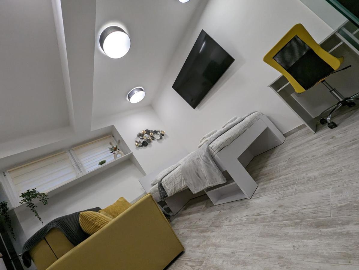 Eight Lamps 'n Floor Heating * Zagreb
